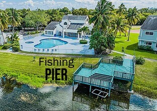 3417 NW 44th St in Lauderdale Lakes, FL - Foto de edificio - Building Photo