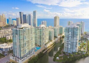 330 Sunny Isles Blvd in Sunny Isles Beach, FL - Building Photo - Building Photo