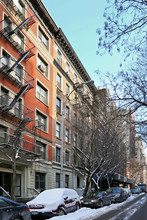 323 W 83rd St in New York, NY - Building Photo - Building Photo