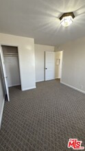 383 Redondo Ave in Long Beach, CA - Foto de edificio - Building Photo