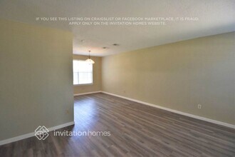 16011 Sweetwater Creek Dr in Houston, TX - Building Photo - Building Photo