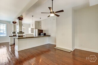 303 W Henry St in Savannah, GA - Building Photo - Building Photo