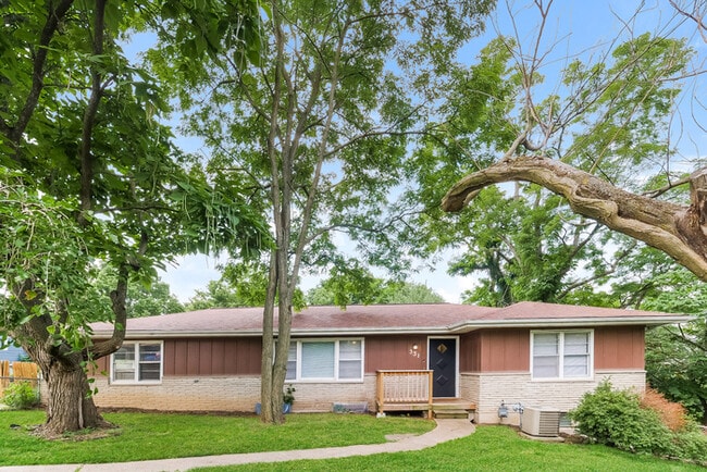 property at 331 NW Woodland Rd