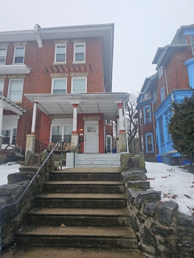 property at 846 Wynnewood Rd