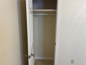 316 Plantation Dr, Unit 4 in Chalmette, LA - Foto de edificio - Building Photo