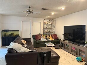 4565 NW 3rd Dr in Delray Beach, FL - Building Photo - Building Photo