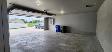 1340 Moon Ridge Ct in Kaukauna, WI - Building Photo - Building Photo