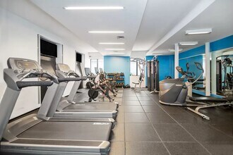 425 W 53rd St in New York, NY - Building Photo - Building Photo