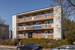 485 Robin Boul in Laval, QC - Building Photo