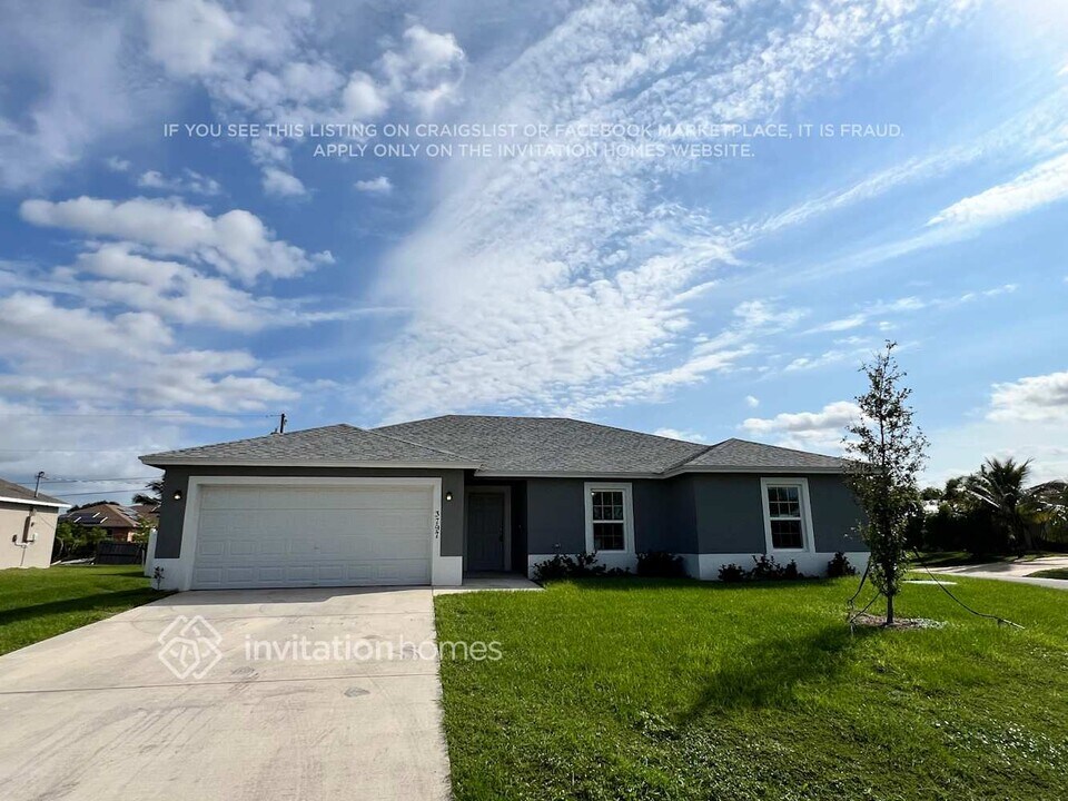 3797 SW Swope St in Port St. Lucie, FL - Building Photo