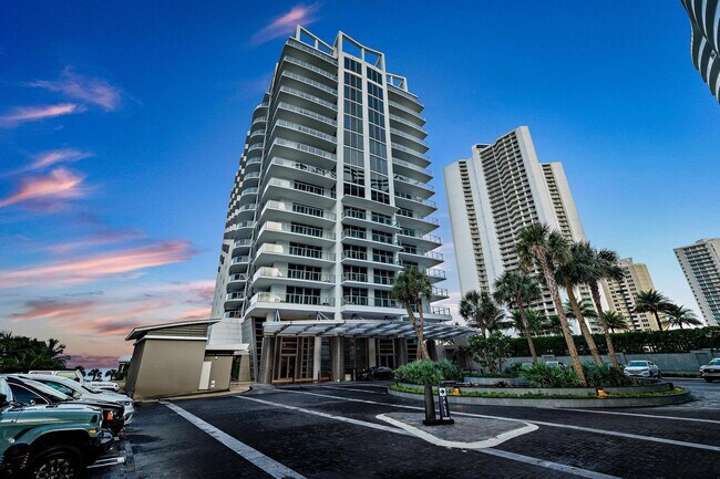 3100 N Ocean Dr, Unit H-1008 in Riviera Beach, FL - Building Photo - Building Photo