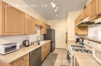 1401 Michael Way in Las Vegas, NV - Foto de edificio - Building Photo