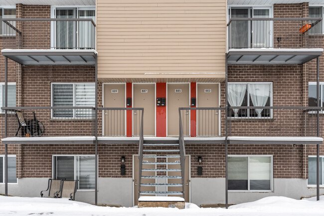 895 Saint-Omer St in Lévis, QC - Building Photo - Building Photo