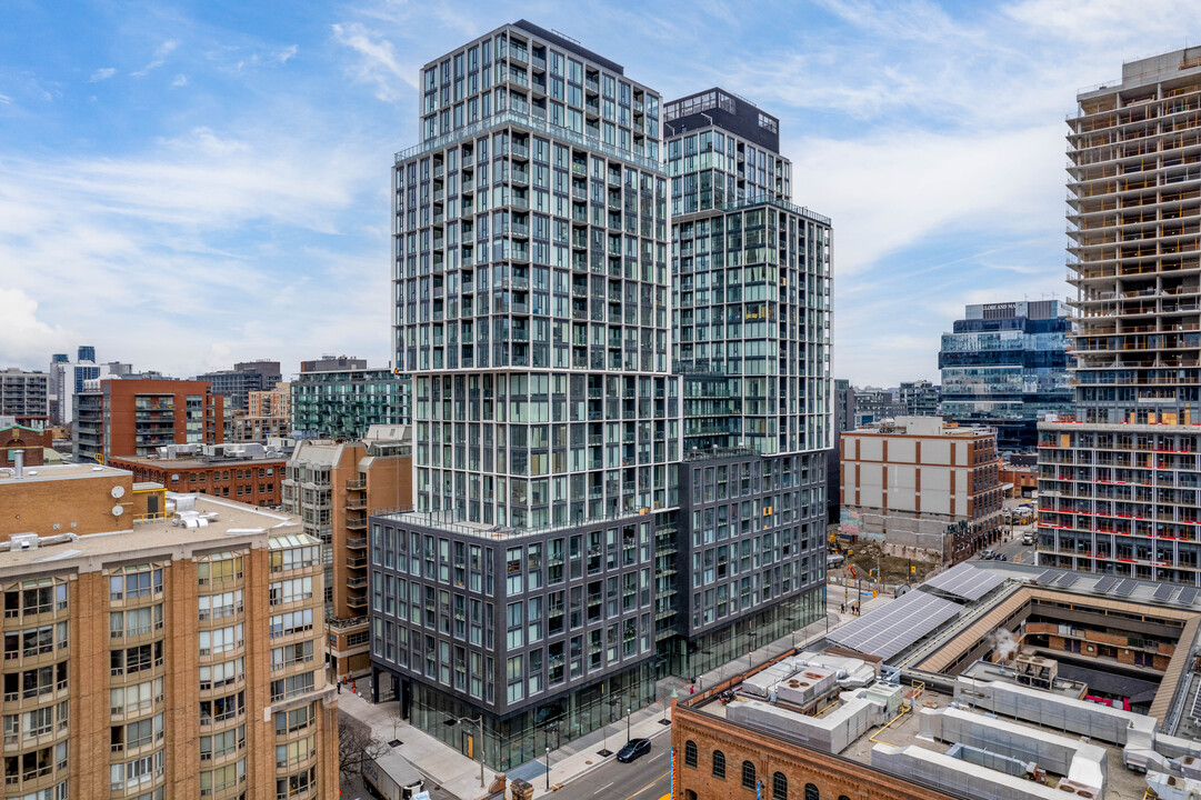 The St. Lawrence Condominiums in Toronto, ON - Building Photo