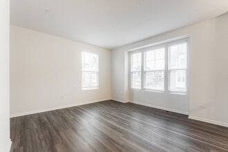 1985 Kingsley Cir in Northbrook, IL - Building Photo - Building Photo