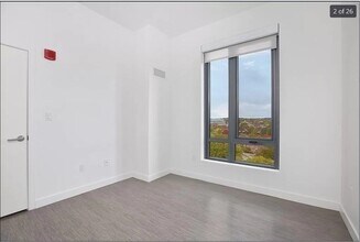 74 Fenwood Rd in Boston, MA - Foto de edificio - Building Photo