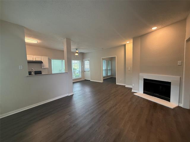 4288 Bass Pro Dr in Garland, TX - Building Photo - Building Photo