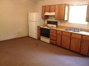 592 Co Rd 59, Unit C in Chesapeake, OH - Foto de edificio - Building Photo