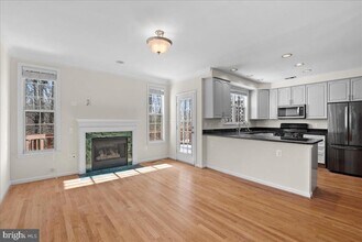 6254 Taliaferro Way in Alexandria, VA - Building Photo - Building Photo