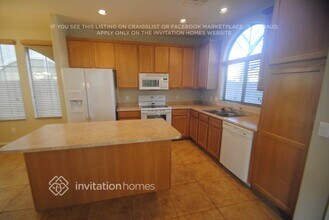 3688 E Sundance Ave in Gilbert, AZ - Foto de edificio - Building Photo