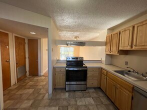 152 North Beacon St, Unit B1 in Boston, MA - Building Photo - Building Photo