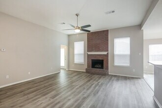 828 Passive Dr in Cedar Hill, TX - Building Photo - Building Photo