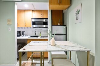 250 E 33rd St, Unit ID1323974P in New York, NY - Foto de edificio - Building Photo