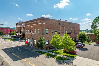 The Club on Washington in Binghamton, NY - Building Photo - Building Photo