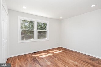 8125 Mid Haven Rd in Dundalk, MD - Building Photo - Building Photo