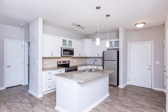 Hawthorne at Mirror Lake in Villa Rica, GA - Foto de edificio - Interior Photo