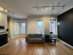 1049 W Altgeld St in Chicago, IL - Building Photo - Building Photo