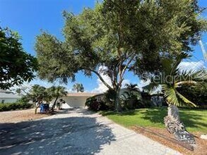 6901 Gulf Winds Dr in St Pete Beach, FL - Building Photo - Building Photo