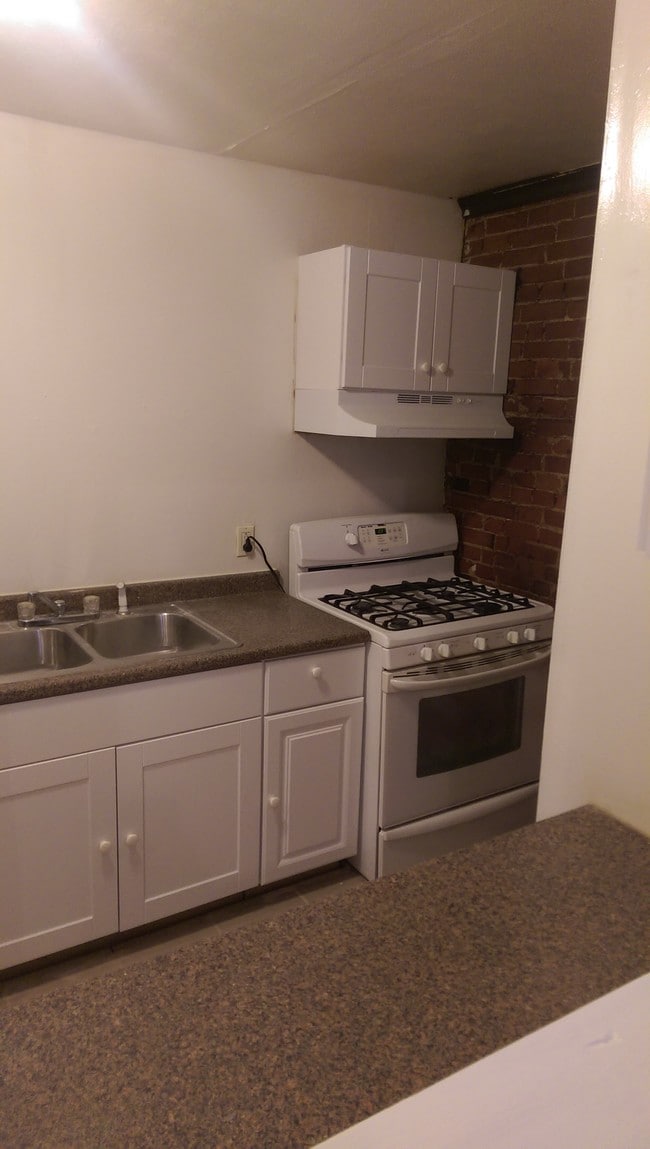 2102 Chippewa St, Unit 1