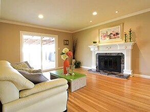 1829 Lencar Way in San Jose, CA - Building Photo - Building Photo