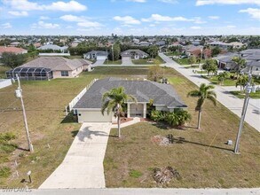 2865 SW 25th Ave in Cape Coral, FL - Building Photo - Building Photo