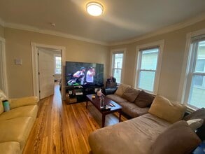 348 Summer St, Unit 2 in Somerville, MA - Building Photo - Building Photo