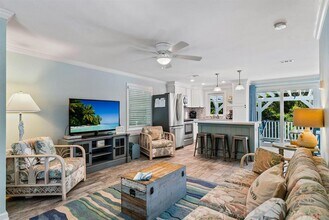 305 57th St in Holmes Beach, FL - Building Photo - Building Photo