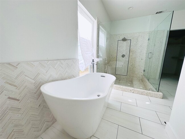 property at 3202 La Quinta Dr