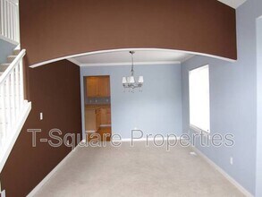 10058 NE 142nd Pl in Kirkland, WA - Building Photo - Building Photo