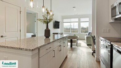 10670 Jake Jabs Blvd in Longmont, CO - Foto de edificio - Building Photo