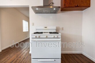 818 Mayflower Ave in Monrovia, CA - Building Photo - Building Photo