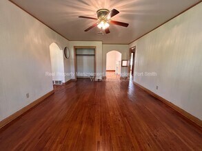 1306 S 41st St in Fort Smith, AR - Foto de edificio - Building Photo