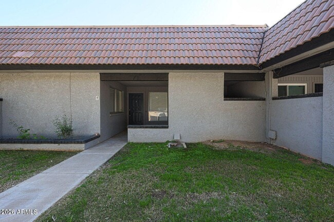 9001 W Elm St in Phoenix, AZ - Building Photo - Building Photo