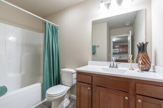 Yellowstone Development in Newburgh, IN - Foto de edificio - Interior Photo