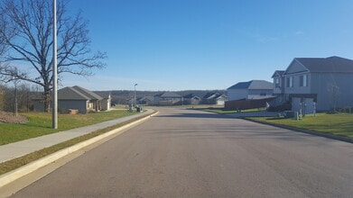 118 Brush Creek Pkwy in St. Robert, MO - Building Photo - Building Photo