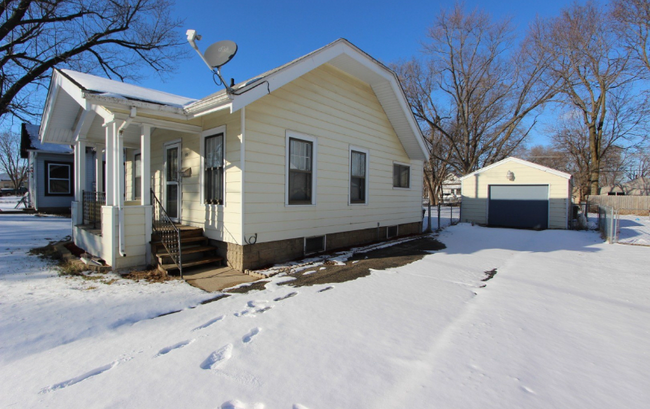 818 Fitch Rd in Rockford, IL - Building Photo - Building Photo