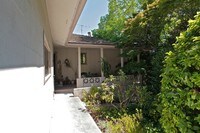 988-990 Meadowsweet Dr in Corte Madera, CA - Building Photo - Building Photo