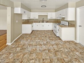 6552 Valley Ave in Inyokern, CA - Building Photo - Building Photo