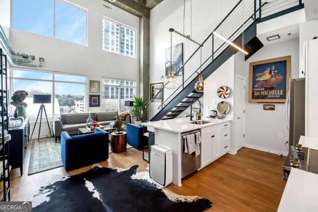 property at 260 18th St NW