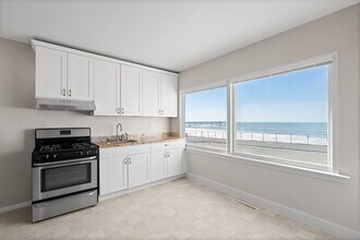 2 Carmel Ave, Unit 3 in Pacifica, CA - Building Photo - Building Photo